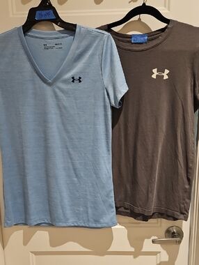 Under Armour Athletic Shirt Bundle (2) Grey Medium & Blue Small Performance Tops
